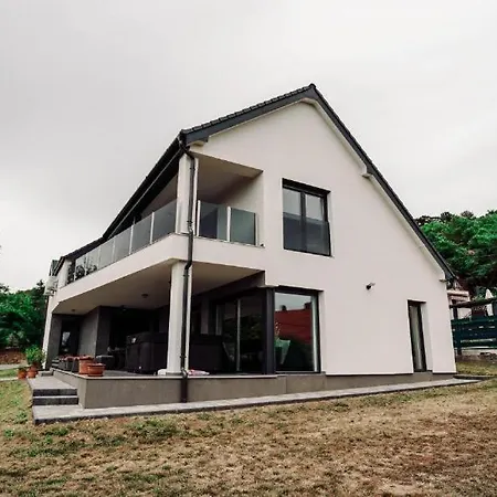 Villa Level Gyenesdiás